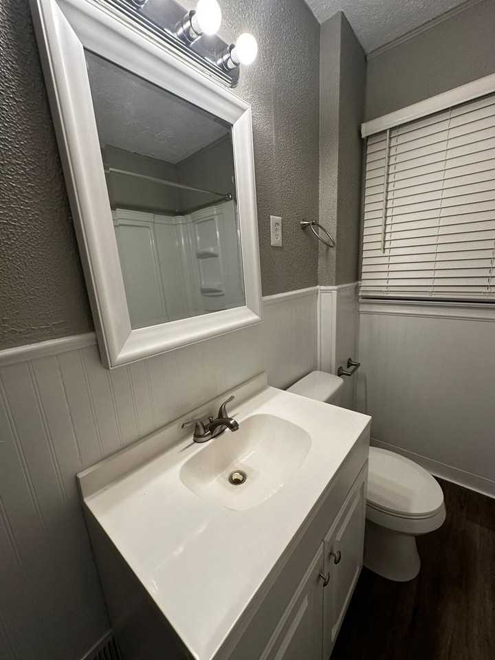 6455 Pacific St - Photo 7 of 15