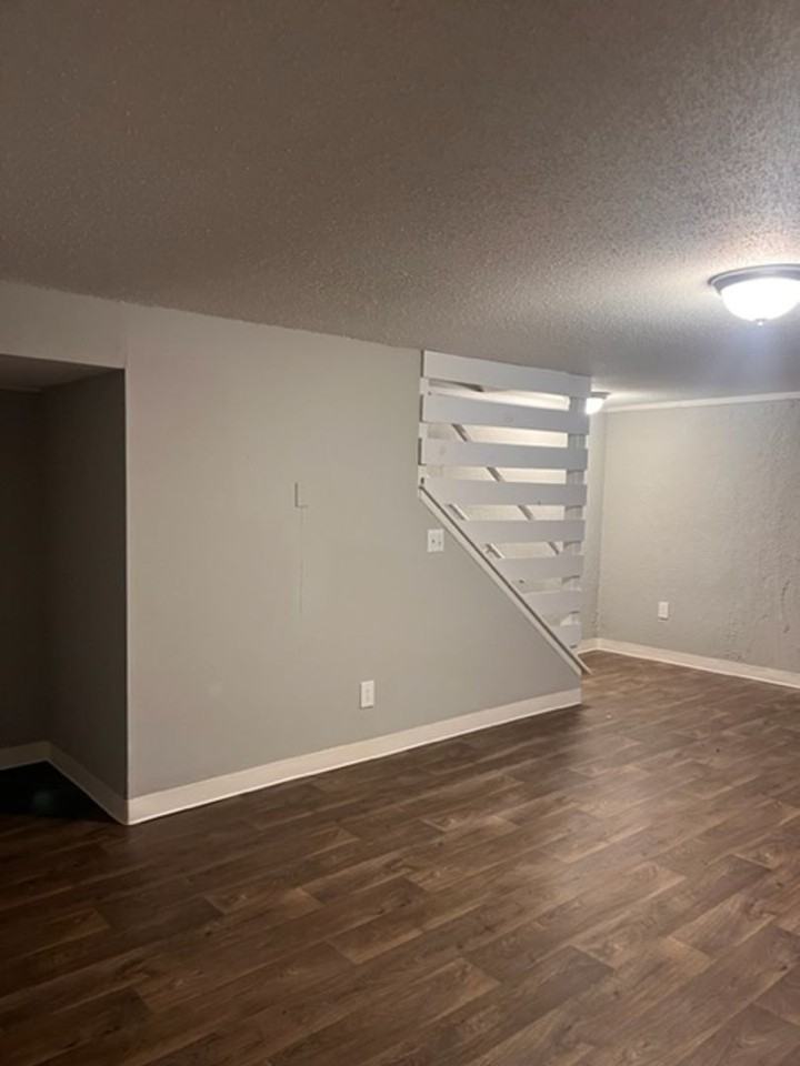 1000 S Woodlawn Street - Photo 3 of 50