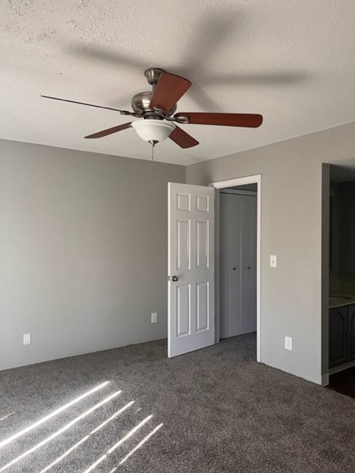 1000 S Woodlawn Street - Photo 7 of 50