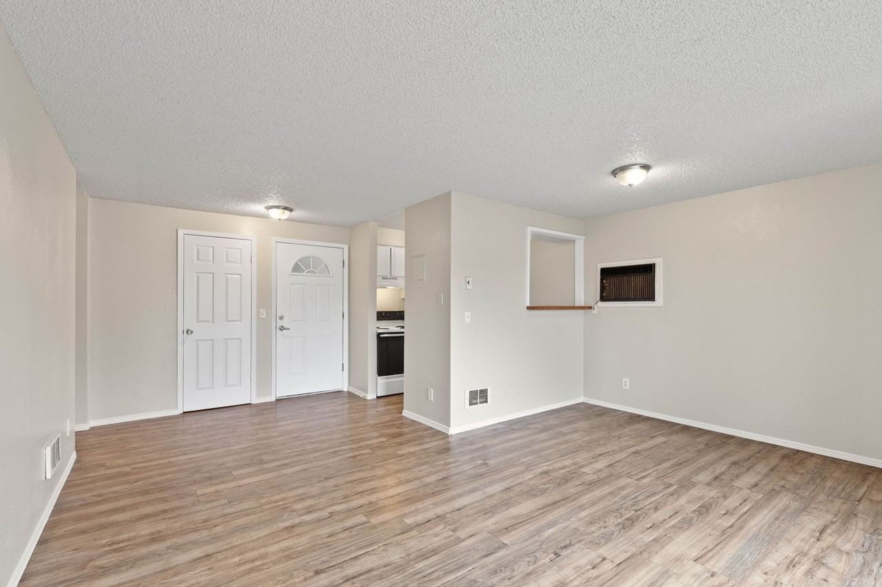 h731 - Photo 2 of 13