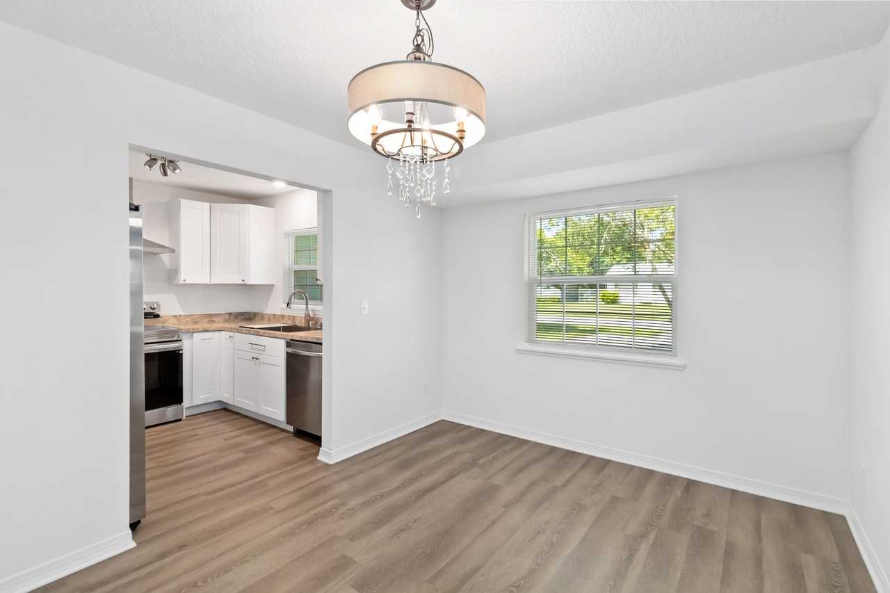 225 Montana Ave - Photo 5 of 15