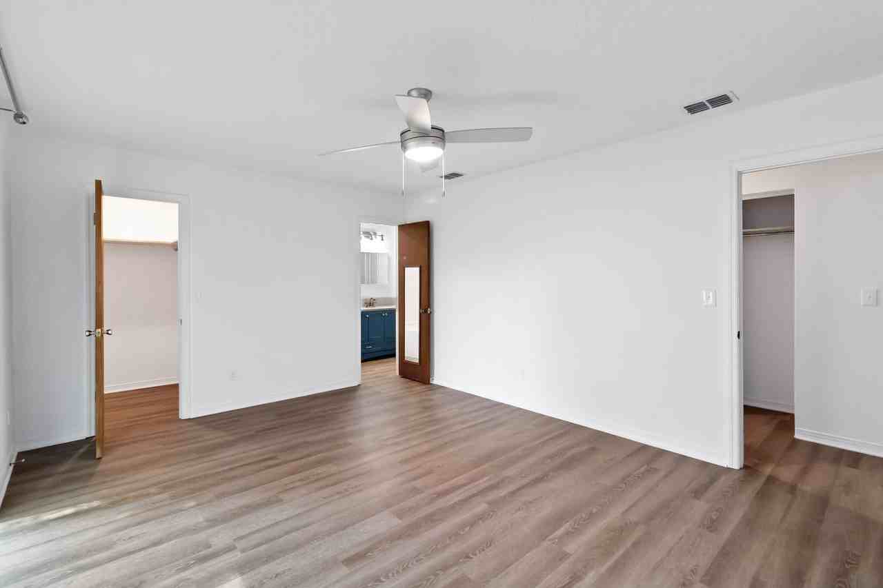 225 Montana Ave - Photo 7 of 15