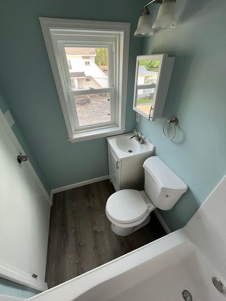 22 Pomeroy Ave #5 - Photo 6 of 20