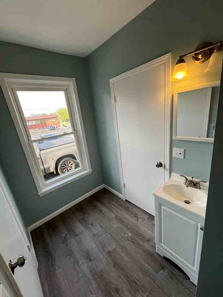 22 Pomeroy Ave #5 - Photo 7 of 20
