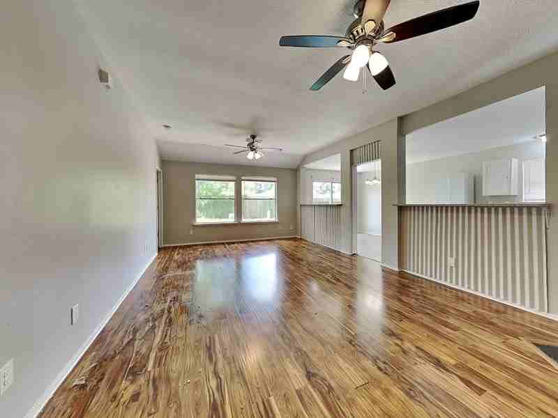 3703 Nutwood Ln - Photo 4 of 18