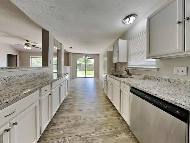 3703 Nutwood Ln - Photo 6 of 18
