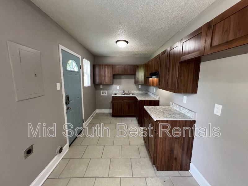 2723 Frisco Ave - Photo 3 of 8