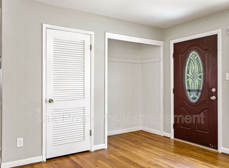 200 N Grove Ave - Photo 4 of 26