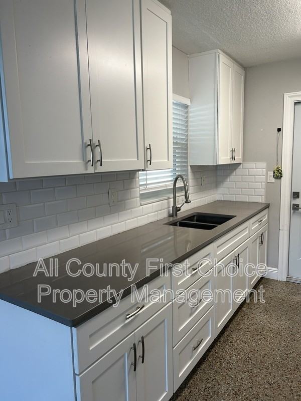 184 38th Ave Se - Photo 4 of 12