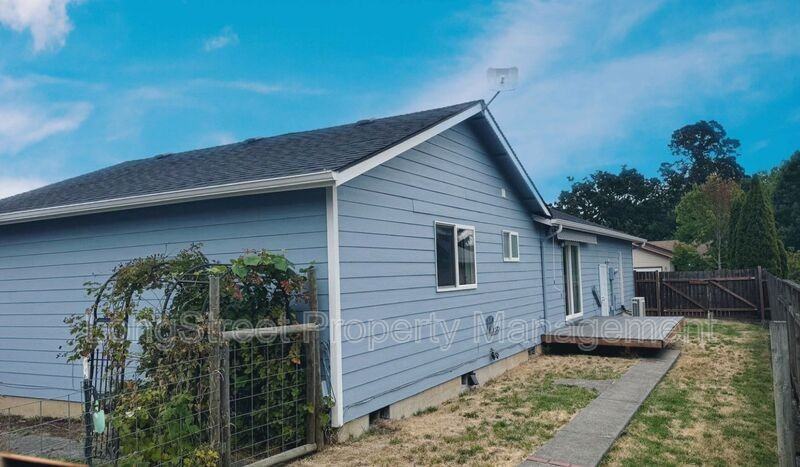 1908 Lowther Pl - Photo 2 of 17