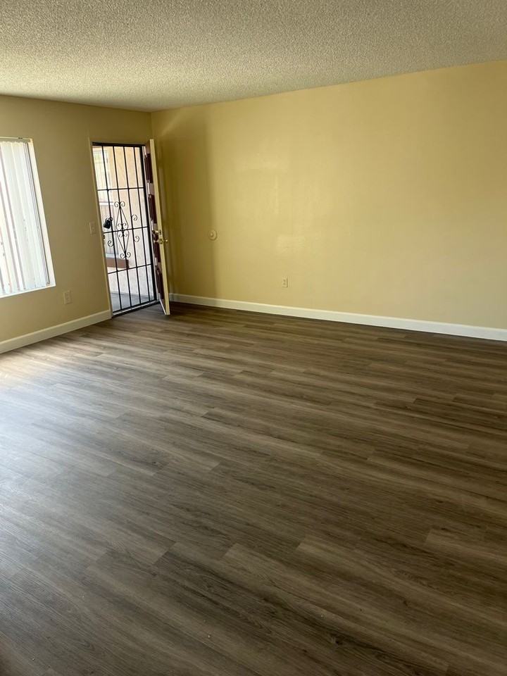 CASA - Photo 4 of 13