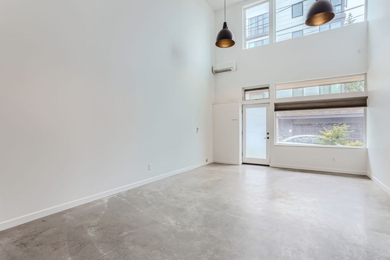 854 Ne 89th St - Photo 3 of 11