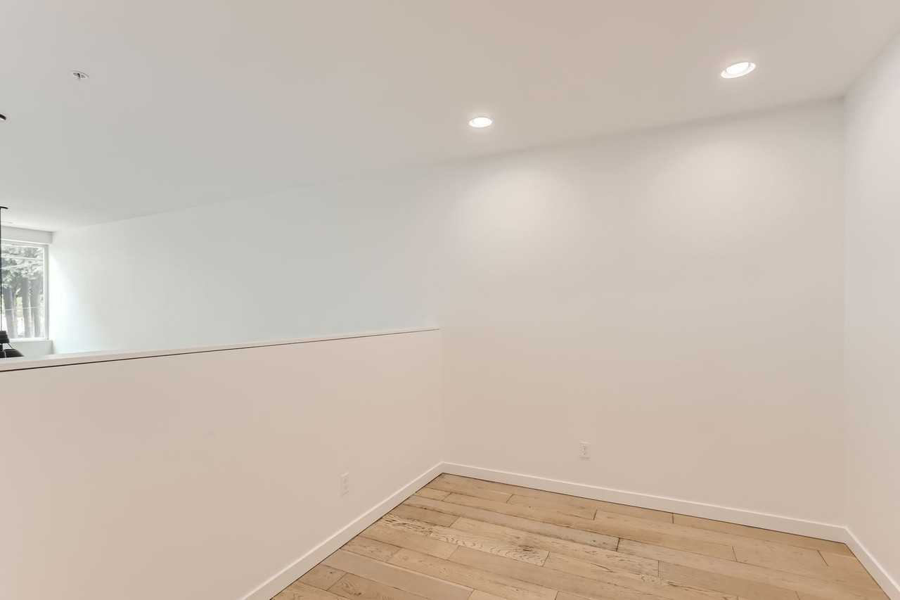 854 Ne 89th St - Photo 5 of 11