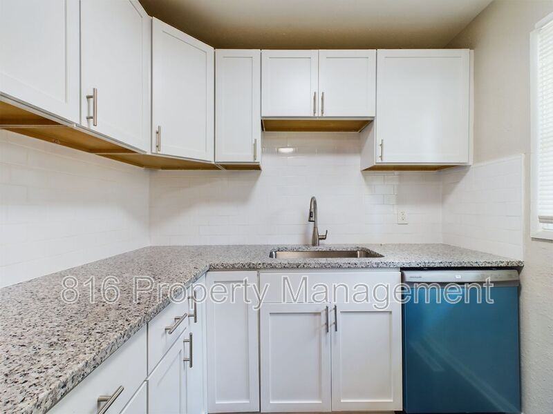 4535 Lister Ave - Photo 5 of 19