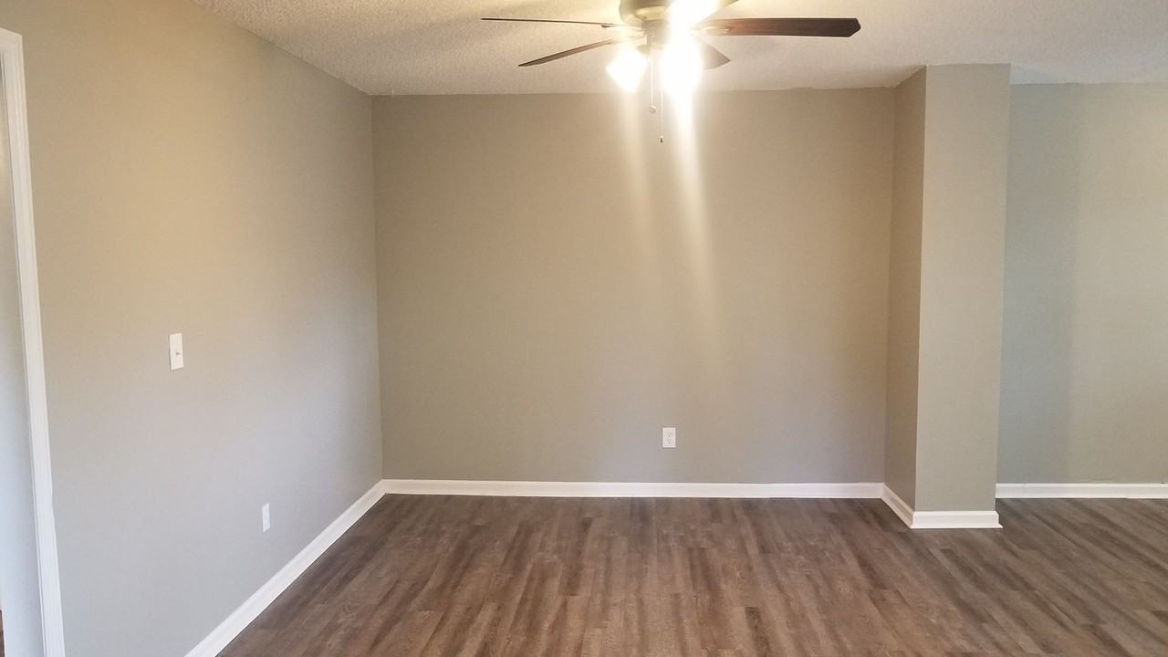 6 Lakeland Ct - Photo 2 of 8