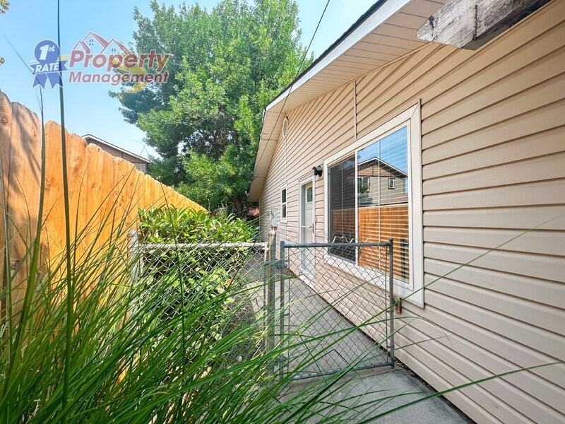 3484 N 36th St - Photo 2 of 26