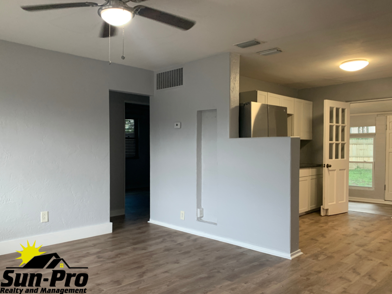 48 River Dr - Photo 3 of 12
