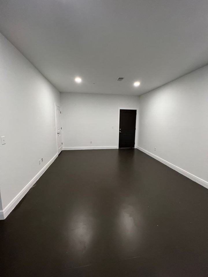 3760 Patriot Pkwy #2W - Photo 5 of 12