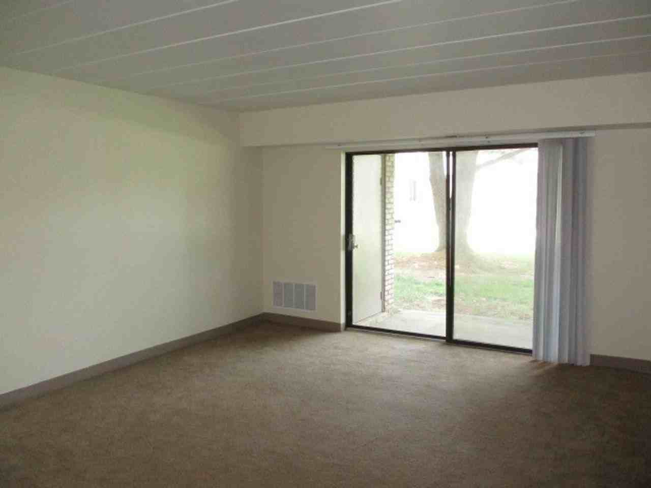 Thorn Run Apartments - Photo 5 of 19