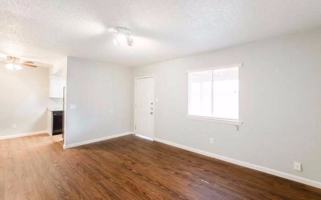 featured image of 1105 N Meadows Dr