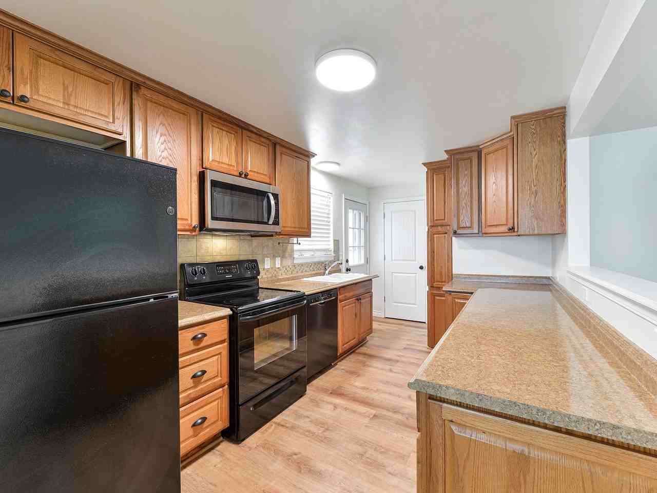 1516 Jones Ave Ne - Photo 2 of 25