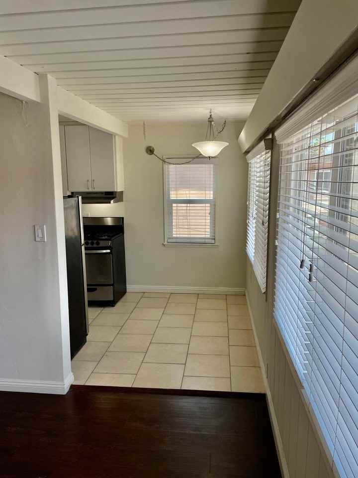 Emerald St - Photo 4 of 13