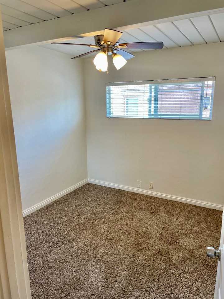 Emerald St - Photo 7 of 13