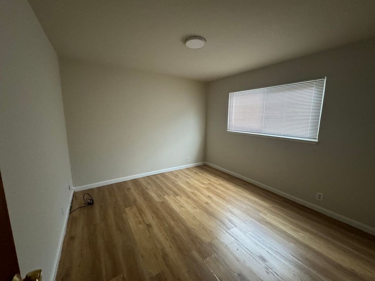 360 - 230 Josefa St - Photo 3 of 6