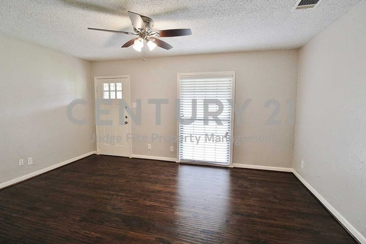 2626 Ivandell Ave - Photo 2 of 11