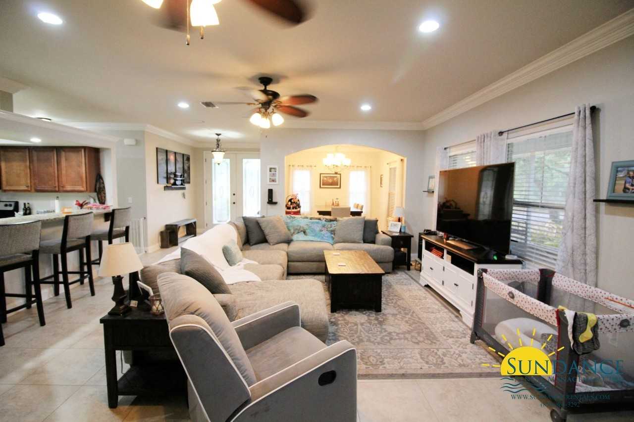 325 Forrest Ave - Photo 3 of 19