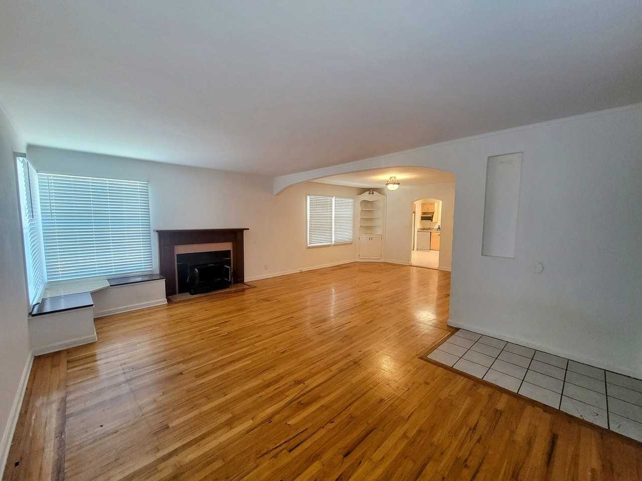 1321 N San Pedro St - Photo 3 of 15