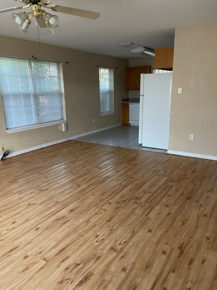 1138 Westheimer Rd - Photo 2 of 10