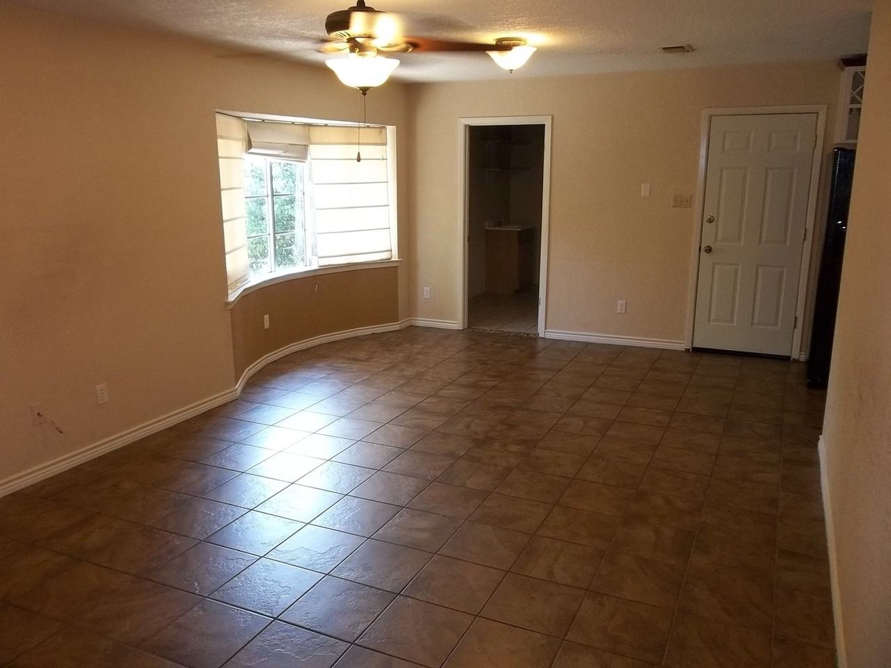 607 E 27th Ave - Photo 3 of 12