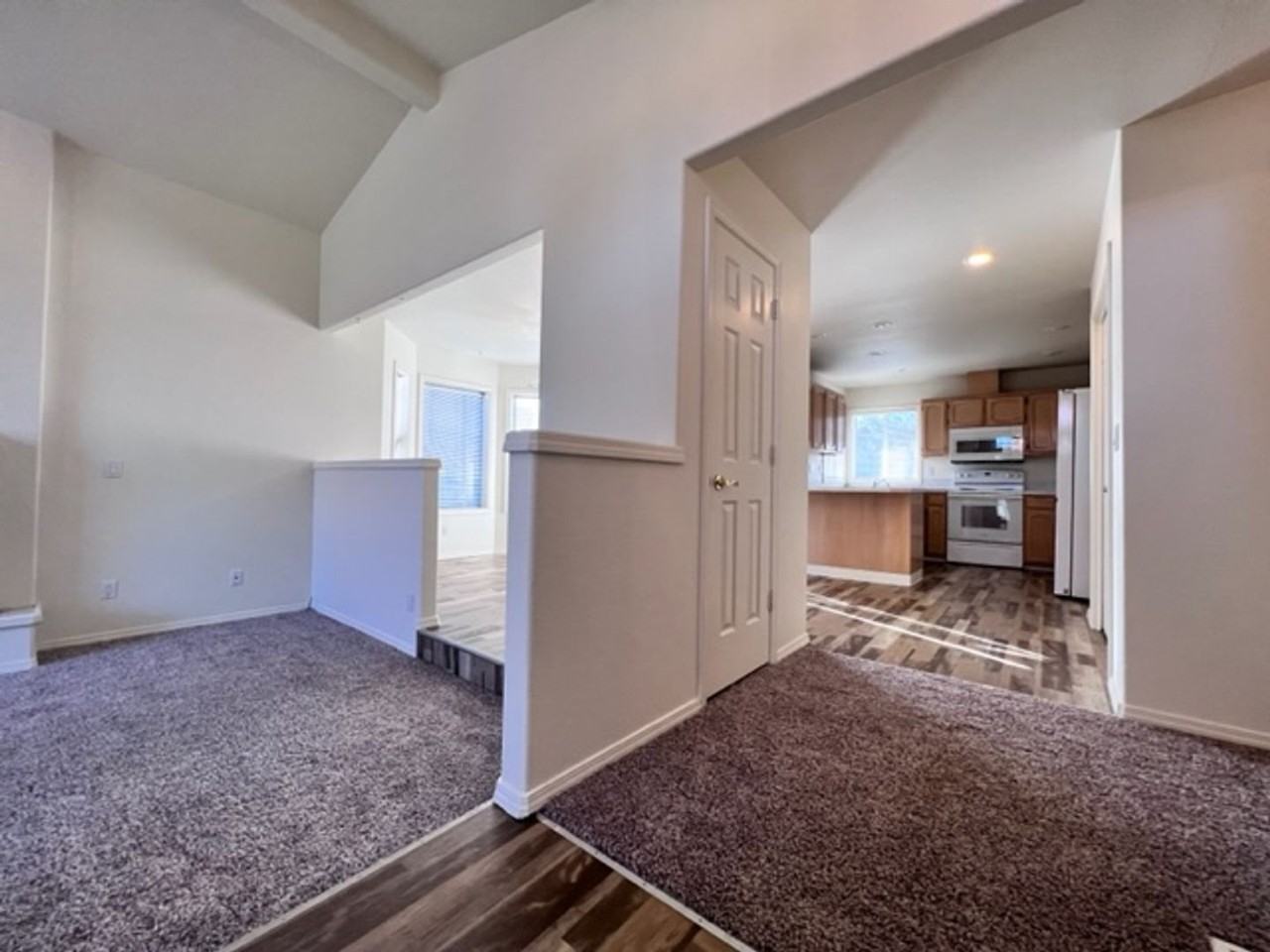 411 N Edgewood Ln - Photo 2 of 33