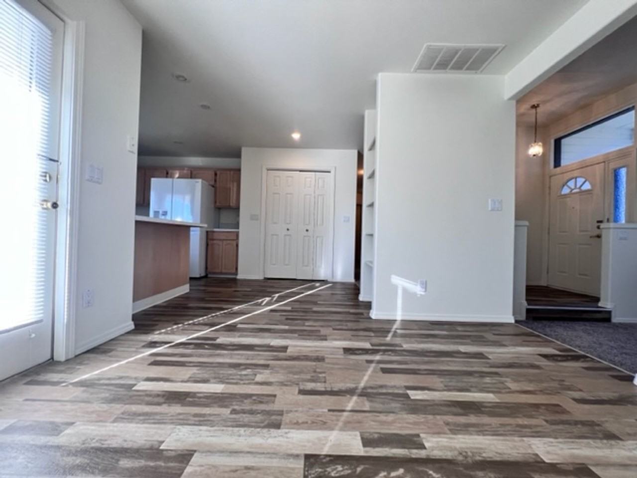 411 N Edgewood Ln - Photo 5 of 33