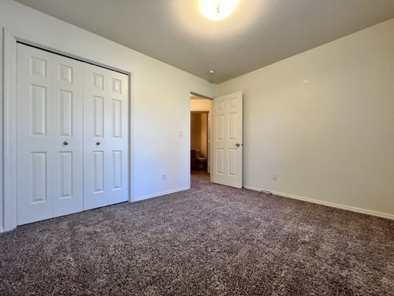 411 N Edgewood Ln - Photo 7 of 33