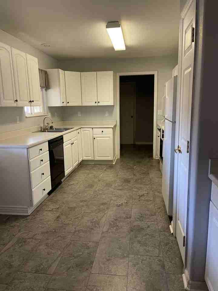 827 Beech Ave - Photo 6 of 22