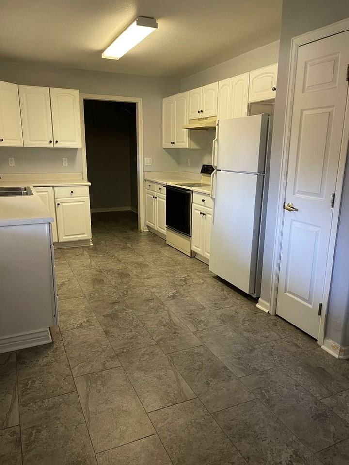 827 Beech Ave - Photo 7 of 22