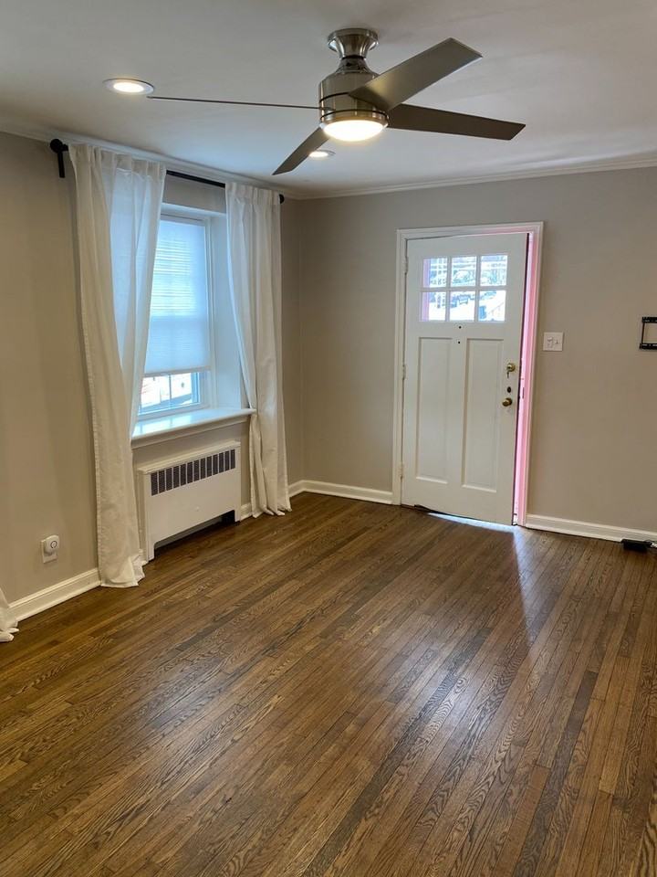 2311 Bryn Mawr Ave - Photo 4 of 30
