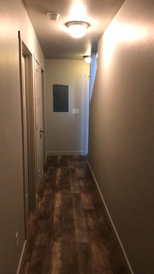 748 E 150 N - Photo 6 of 34