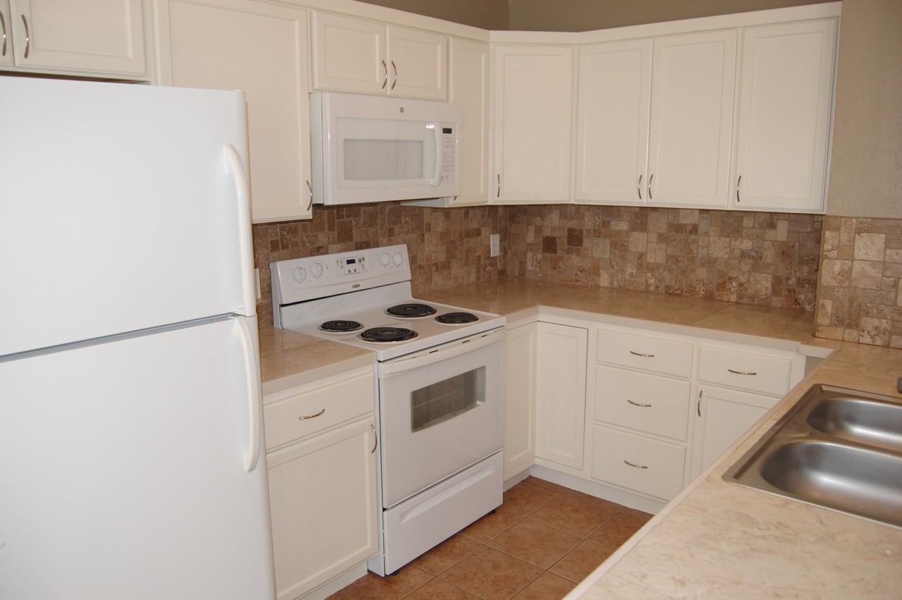 1411 78th St - Photo 3 of 14