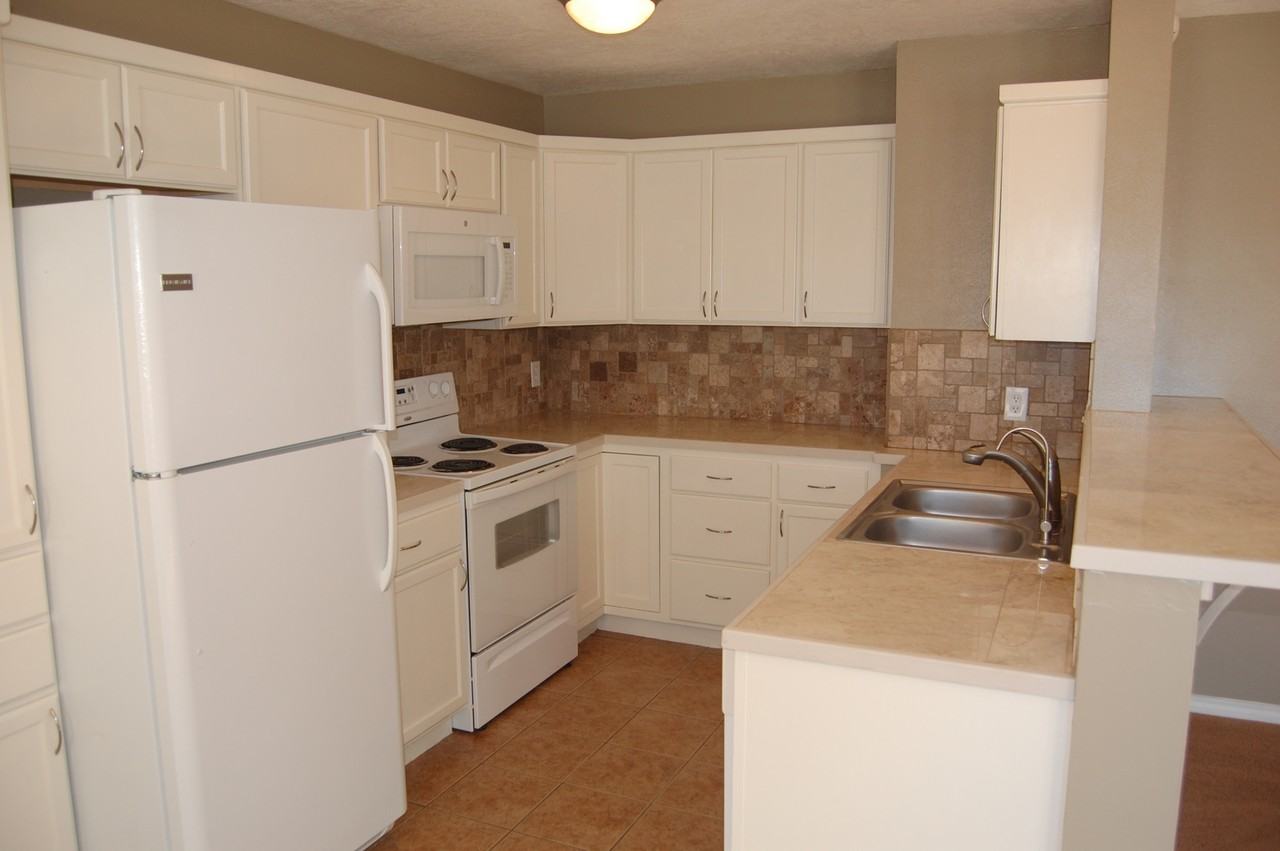 1411 78th St - Photo 4 of 14