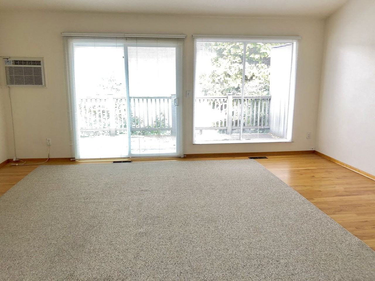 4913 Se 28th Ave - Photo 5 of 15