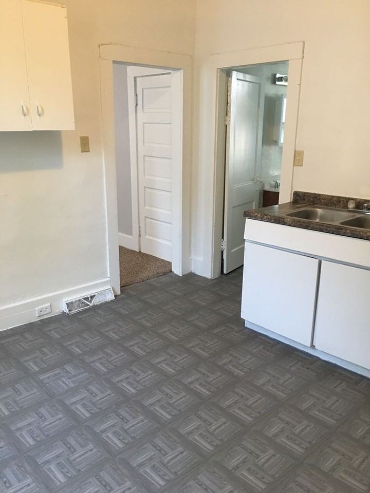 708 Frederick St - Photo 4 of 9