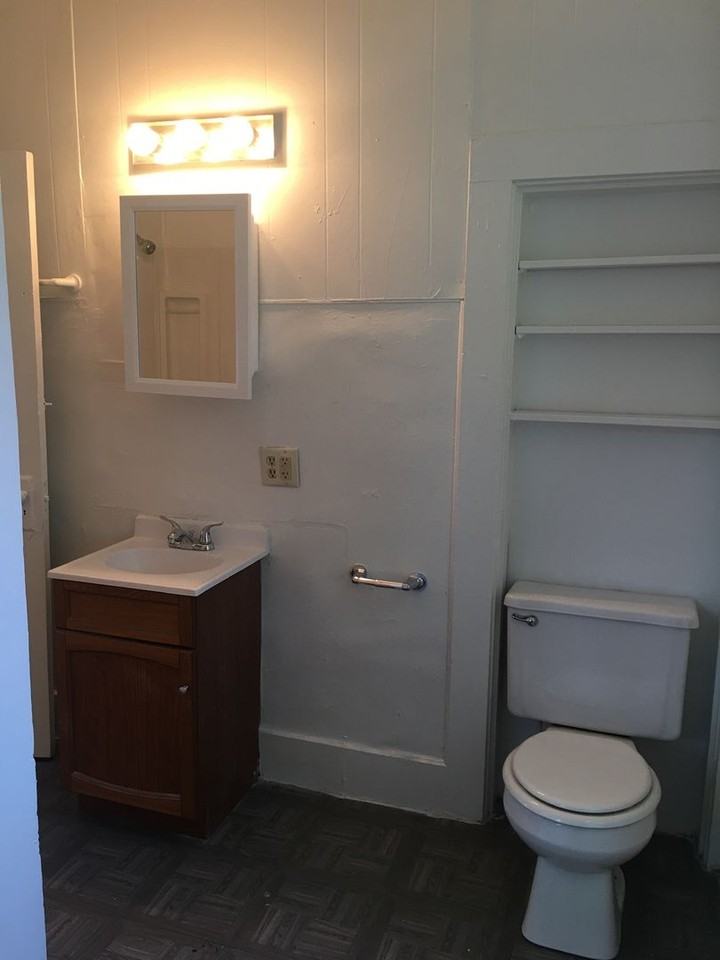 708 Frederick St - Photo 7 of 9