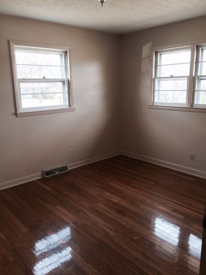 617 Wendover Dr - Photo 3 of 6