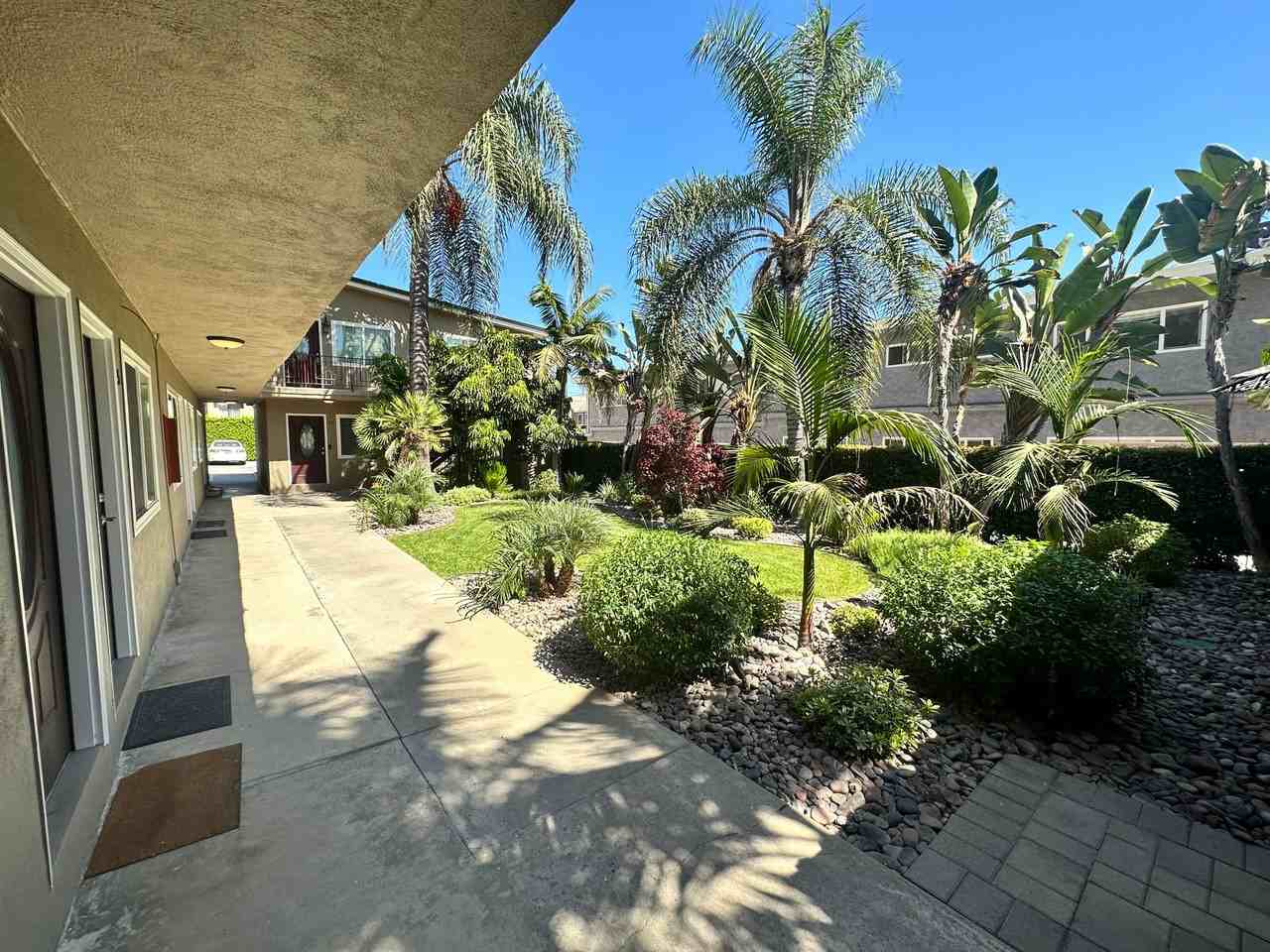 276 South Sierra Madre Boulevard - Photo 3 of 20