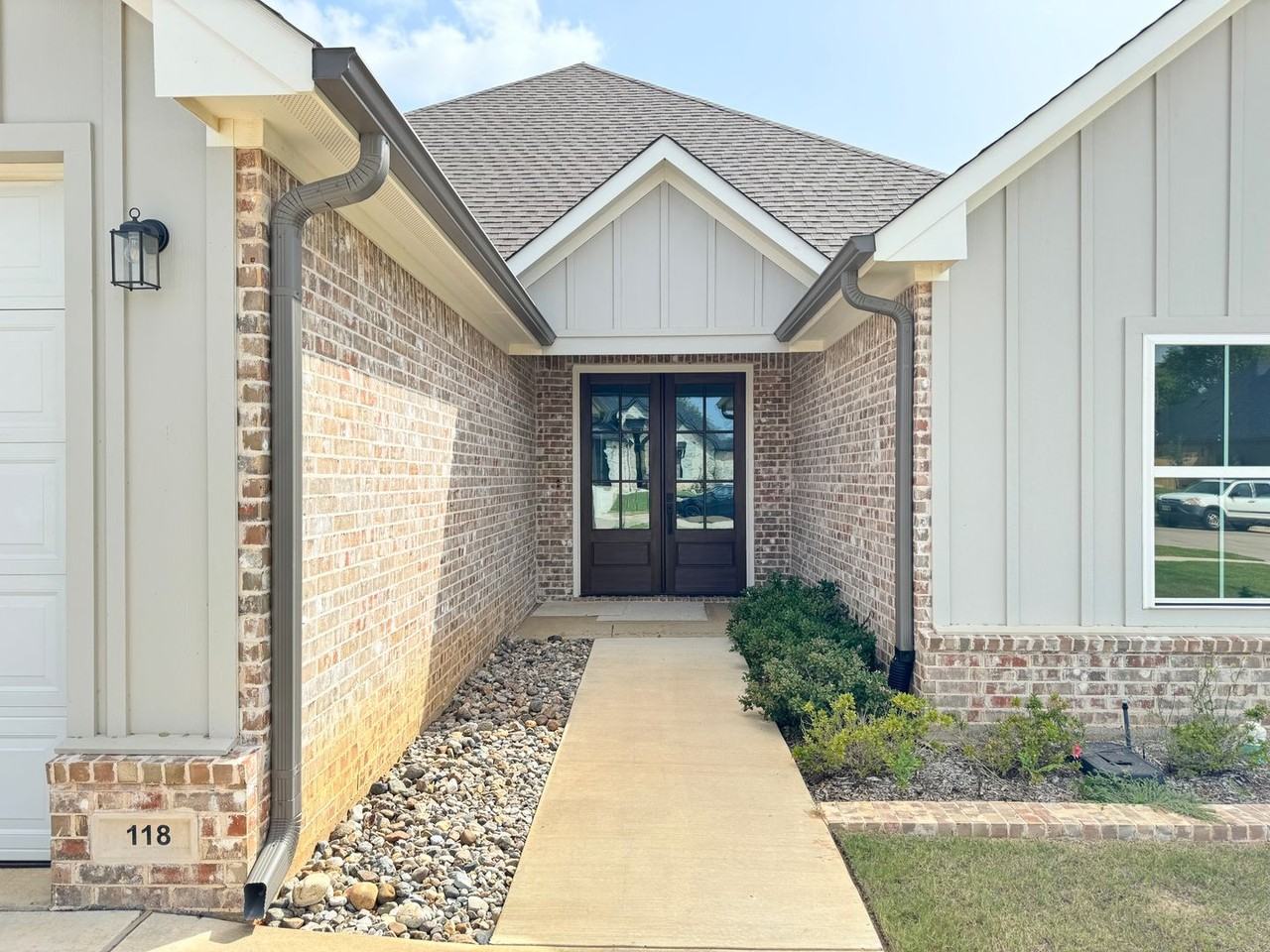 118 Sides Blvd - Photo 2 of 43