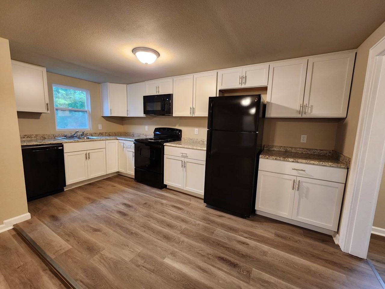 4969 Se 72nd Ave - Photo 2 of 24