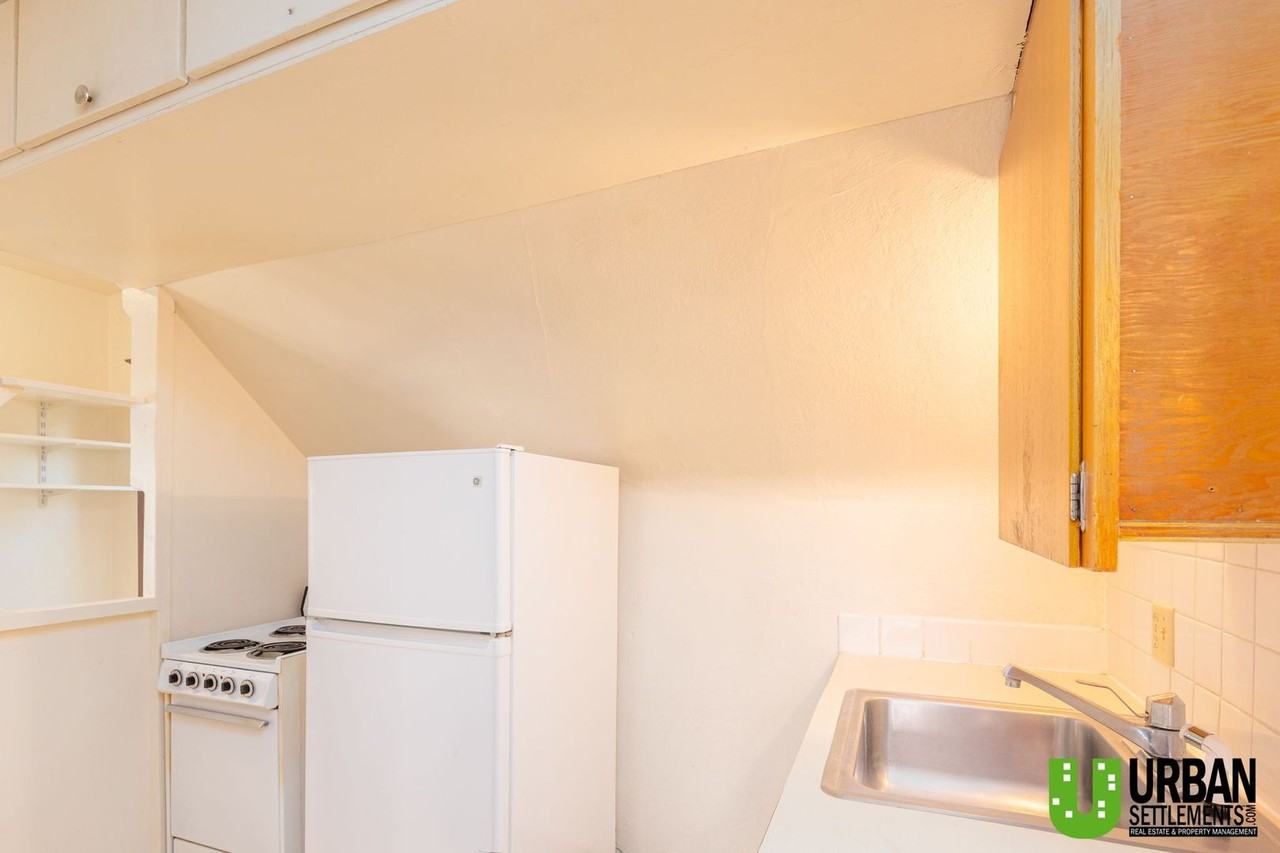 719 C St - Photo 2 of 14